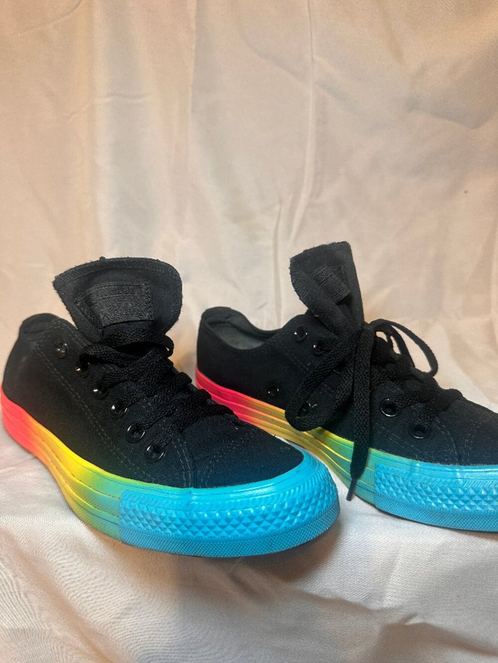 Converse Chuck Taylor Black Rainbow Sole Low Top Sneakers Women's 7